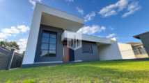 Casas e Sobrados com 3 quartos, 414,00 m², à venda - Centro - Picada Café